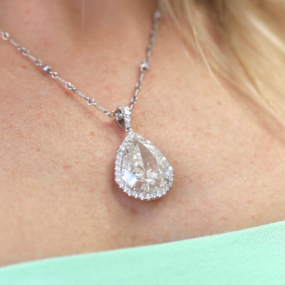 18.83 Carat Superman Diamond Shape - Picture 2 of 7